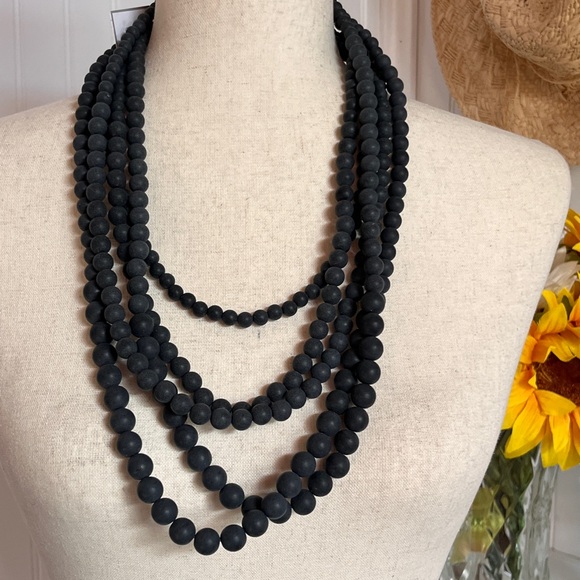 Lisa e Multilayers Black Beaded Necklace - Picture 1 of 2